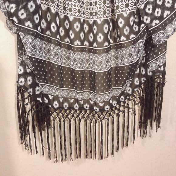 Express black & white ikat sheer open striped kimono cardigan - Picture 10 of 10